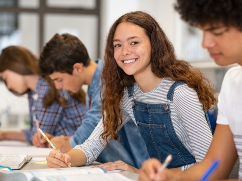 Seguro para Escolas Secundárias